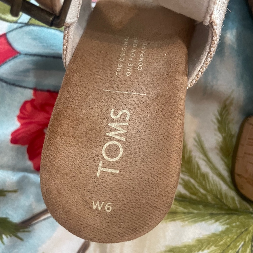 Tom’s Heels - Picture 6 of 6
